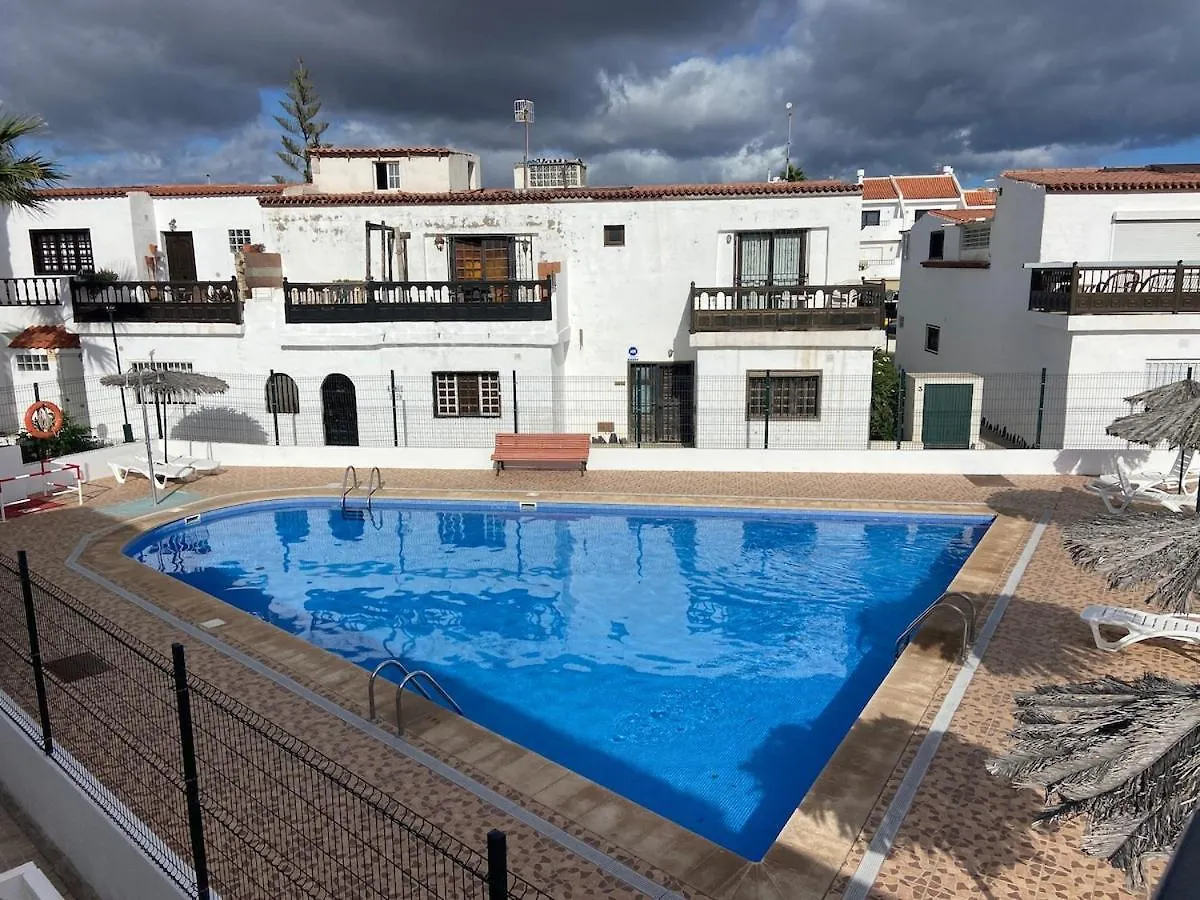 Cozy 3 Bedroom Townhouse Arona  0*, Arona (Tenerife)